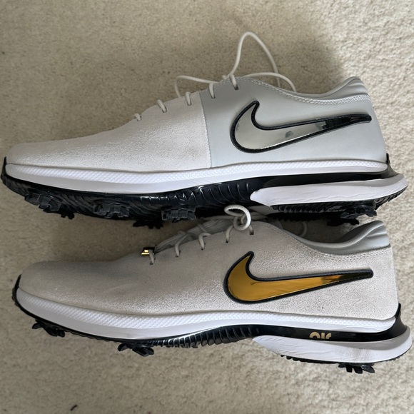 BRAND NEW •• Nike Air Zoom Victory Tour 3 NRG - Picture 3 of 4